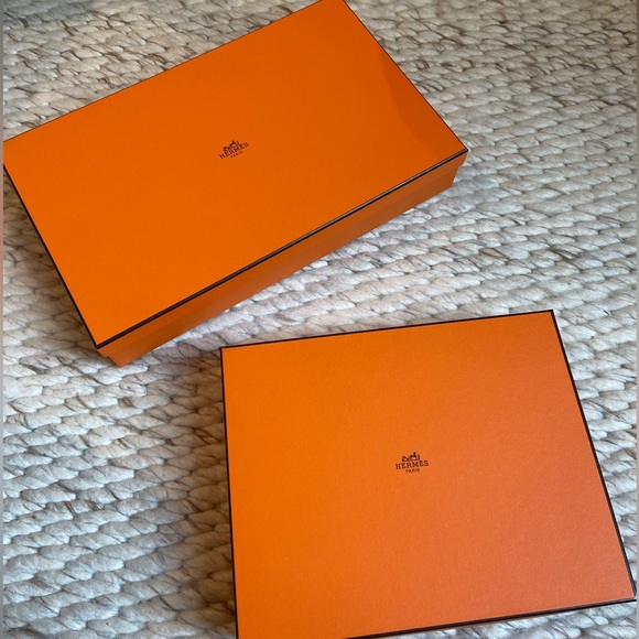 Two medium size Hermès boxes - Picture 1 of 6
